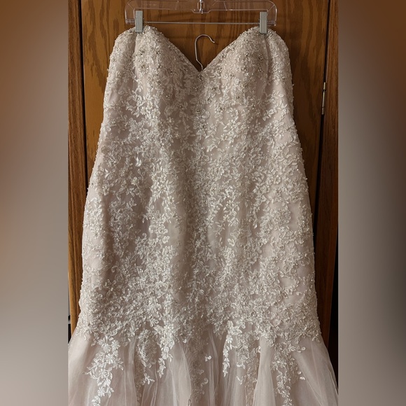 Champagne colored Mermaid style Essence of Australia wedding dress - Picture 2 of 7